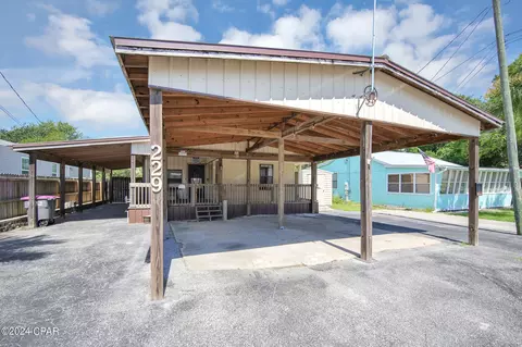 229 Christmas Tree Ln, Panama City Beach, FL 32413