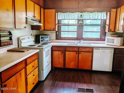 Kitchen - 2194 Bethlehem Rd, Cottondale, FL 32431 photo 1 of 1