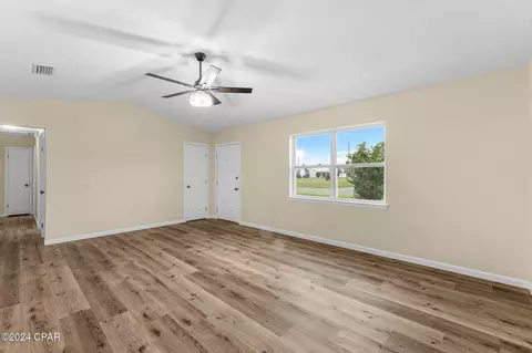 736 E Pine Forest Dr, Lynn Haven, FL 32444 photo 5