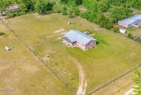 10706 NW Stardust Ln, Clarksville, FL 32430
