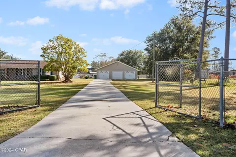 867 Haley Dr, Chipley, FL 32428 photo 3