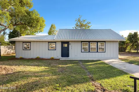 5118 Lake Dr, Panama City, FL 32404