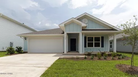 123 Riverwalk Cir, Freeport, FL 32439