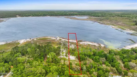 3264 Lakeshore Dr, Chipley, FL 32428