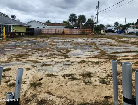 209 S Arnold Rd, Panama City Beach, FL 32413