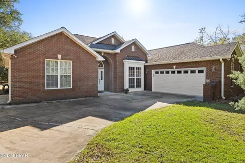 2763 Village Dr, Chipley, FL 32428