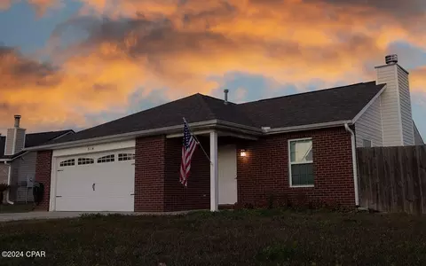514 J H Crews Cir, Panama City, FL 32404