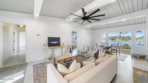 3711 Shoreline Cir, Panama City, FL 32405