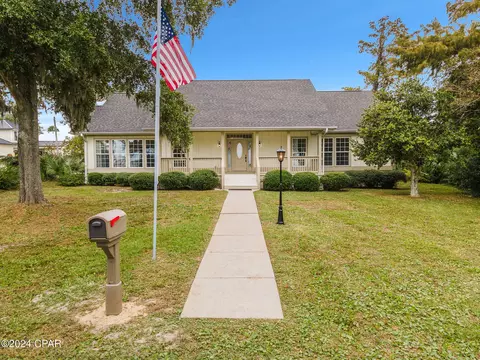 2206 W Beach Dr, Panama City, FL 32401