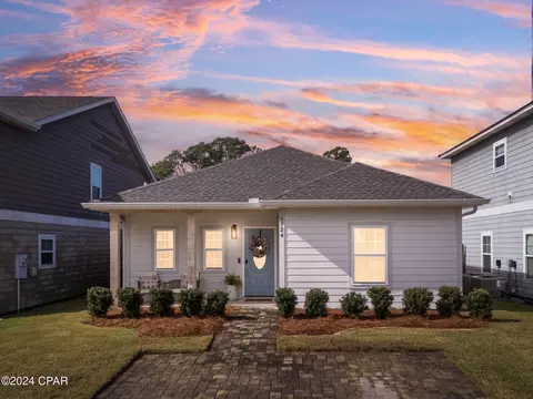 3724 Tiki Dr, Panama City, FL 32408