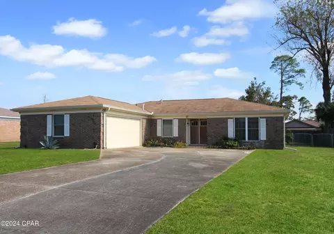 2124 Hentz Dr, Panama City, FL 32405