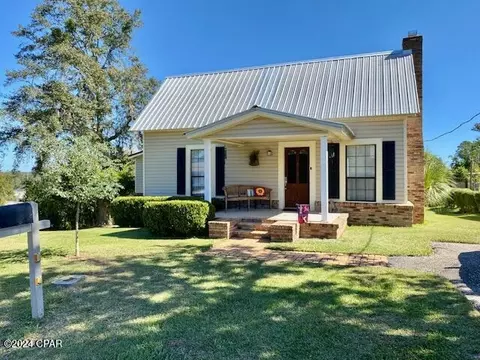 2958 Madison St, Marianna, FL 32446