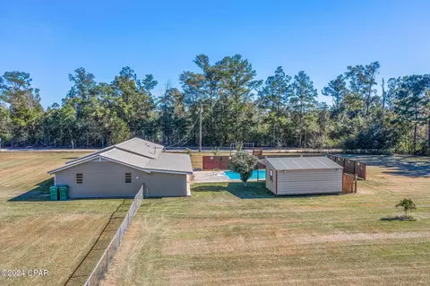 4345 Lakewood Dr, Marianna, FL 32448
