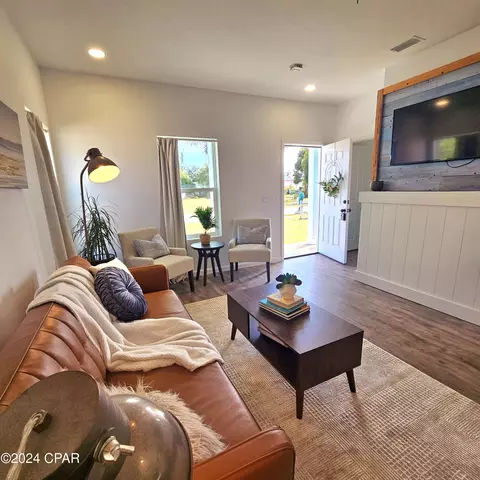 519 Spring Ave, Panama City, FL 32401