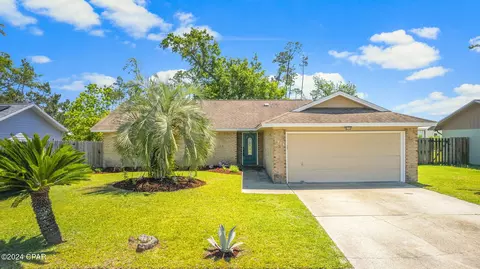 2013 Geralo Ln, Lynn Haven, FL 32444