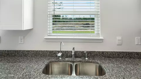 2430 Aquarius Dr, Chipley, FL 32428 photo 9