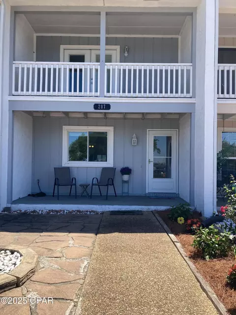 207 E 3rd St, Lynn Haven, FL 32444 photo 2