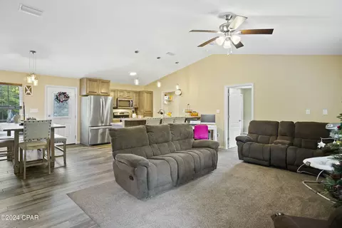 6830 Cox Rd, Bascom, FL 32423 photo 9