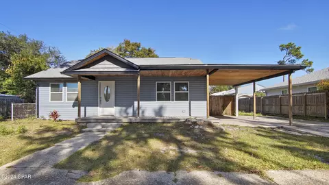 415 E 2nd St, Panama City, FL 32401
