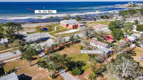 1015 Monument Ave, Port St Joe, FL 32456