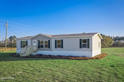 819 Tri County Rd, Graceville, FL 32440