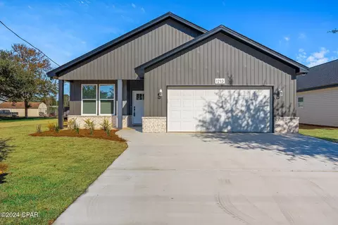 1213 7th St, Southport, FL 32409