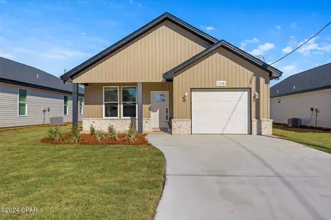1215 7th St, Southport, FL 32409