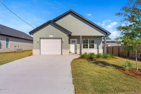 1217 7th St, Southport, FL 32409