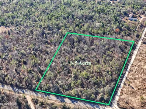 000 NW Apachee Rd, Fountain, FL 32438