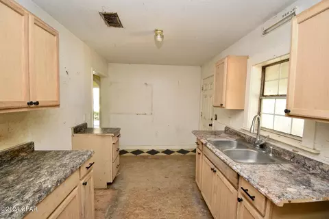 657 Main St, Chipley, FL 32428 photo 15