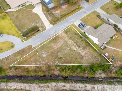 2912 Marron Dr, Panama City, FL 32405