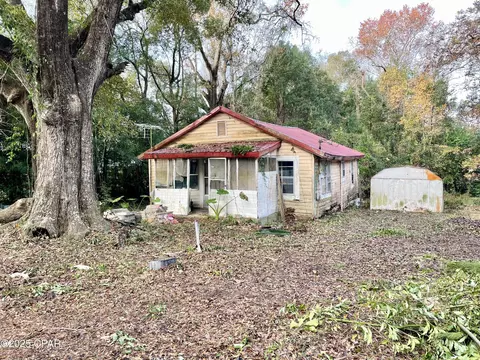 611 S Varner St, Bonifay, FL 32425