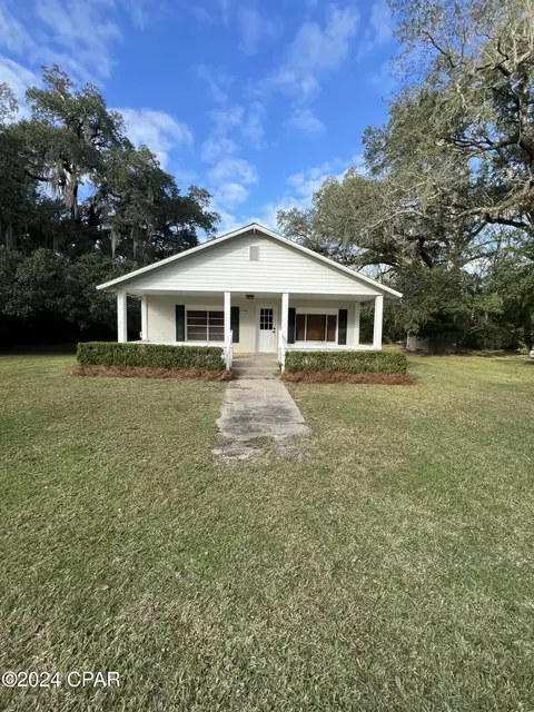 2596 Milton St, Cottondale, FL 32431