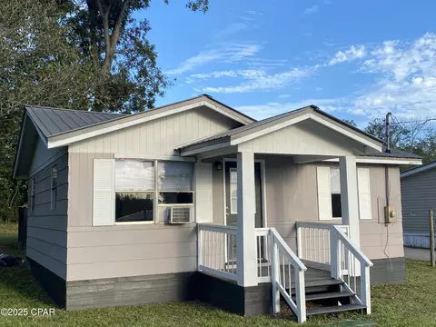 2814 Saint John St, Marianna, FL 32448