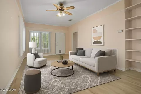 Living - 804 8th St, Chipley, FL 32428 photo 4 of 11