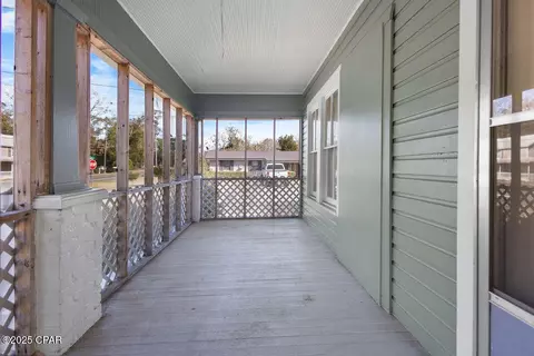 Exterior - 804 8th St, Chipley, FL 32428 photo 9 of 17