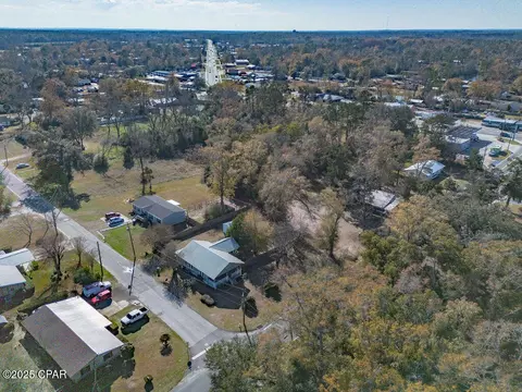 View/Area - 804 8th St, Chipley, FL 32428 photo 5 of 5