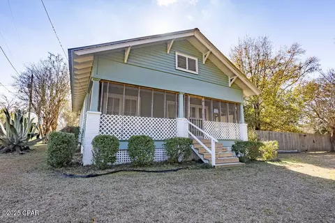 Exterior - 804 8th St, Chipley, FL 32428 photo 2 of 17