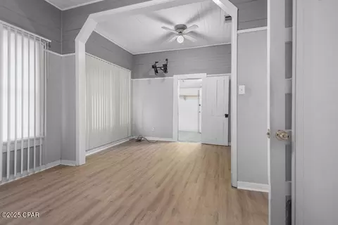 Living - 804 8th St, Chipley, FL 32428 photo 7 of 11