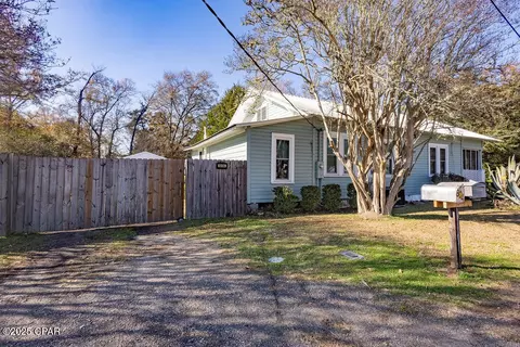 Exterior - 804 8th St, Chipley, FL 32428 photo 5 of 17