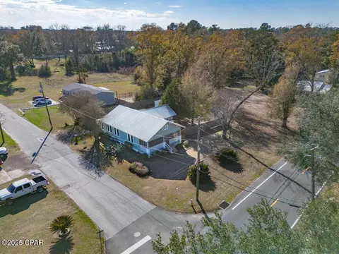 View/Area - 804 8th St, Chipley, FL 32428 photo 1 of 5