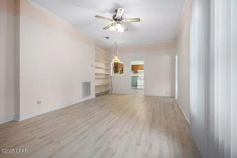 Living - 804 8th St, Chipley, FL 32428 photo 2 of 11