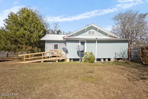 Exterior - 804 8th St, Chipley, FL 32428 photo 7 of 17