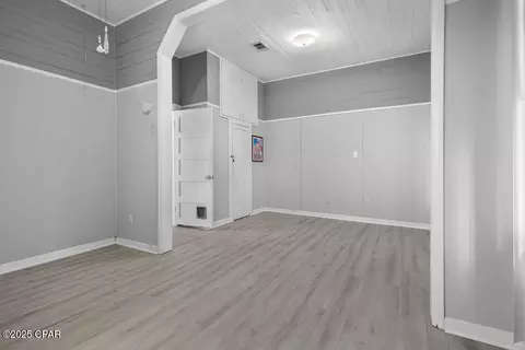 Living - 804 8th St, Chipley, FL 32428 photo 9 of 11