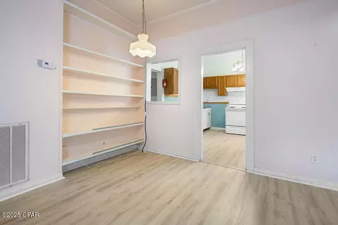 Living - 804 8th St, Chipley, FL 32428 photo 6 of 11