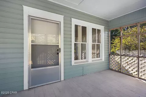 Exterior - 804 8th St, Chipley, FL 32428 photo 8 of 17