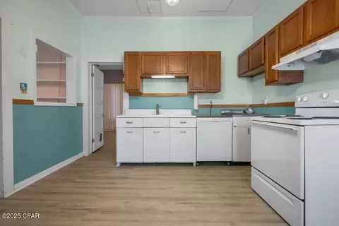 Kitchen - 804 8th St, Chipley, FL 32428 photo 1 of 3