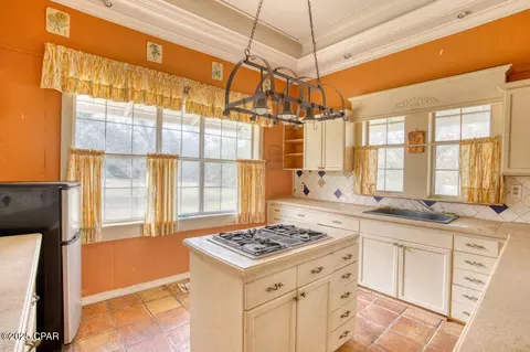 5021 Basswood Rd, Bascom, FL 32423
