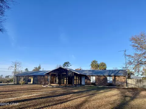 2874 Wildwood Cir, Marianna, FL 32448