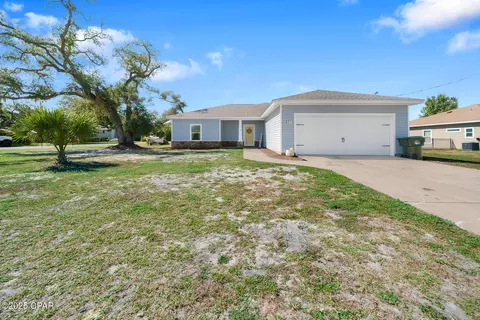 801 W 17th St, Lynn Haven, FL 32444